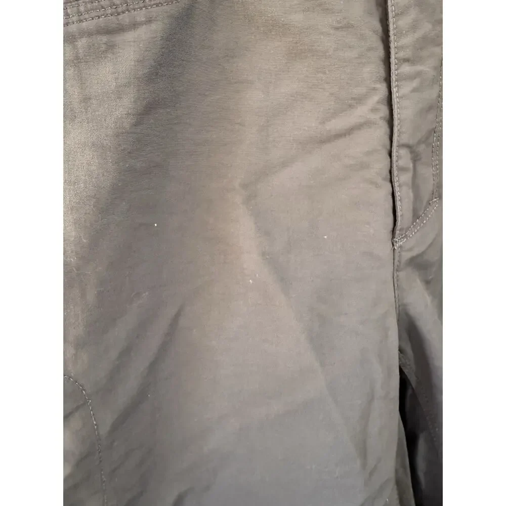 The North Face Shorts Mens 34 Gray 100% Nylon Chino Hiking Camping Outdoors